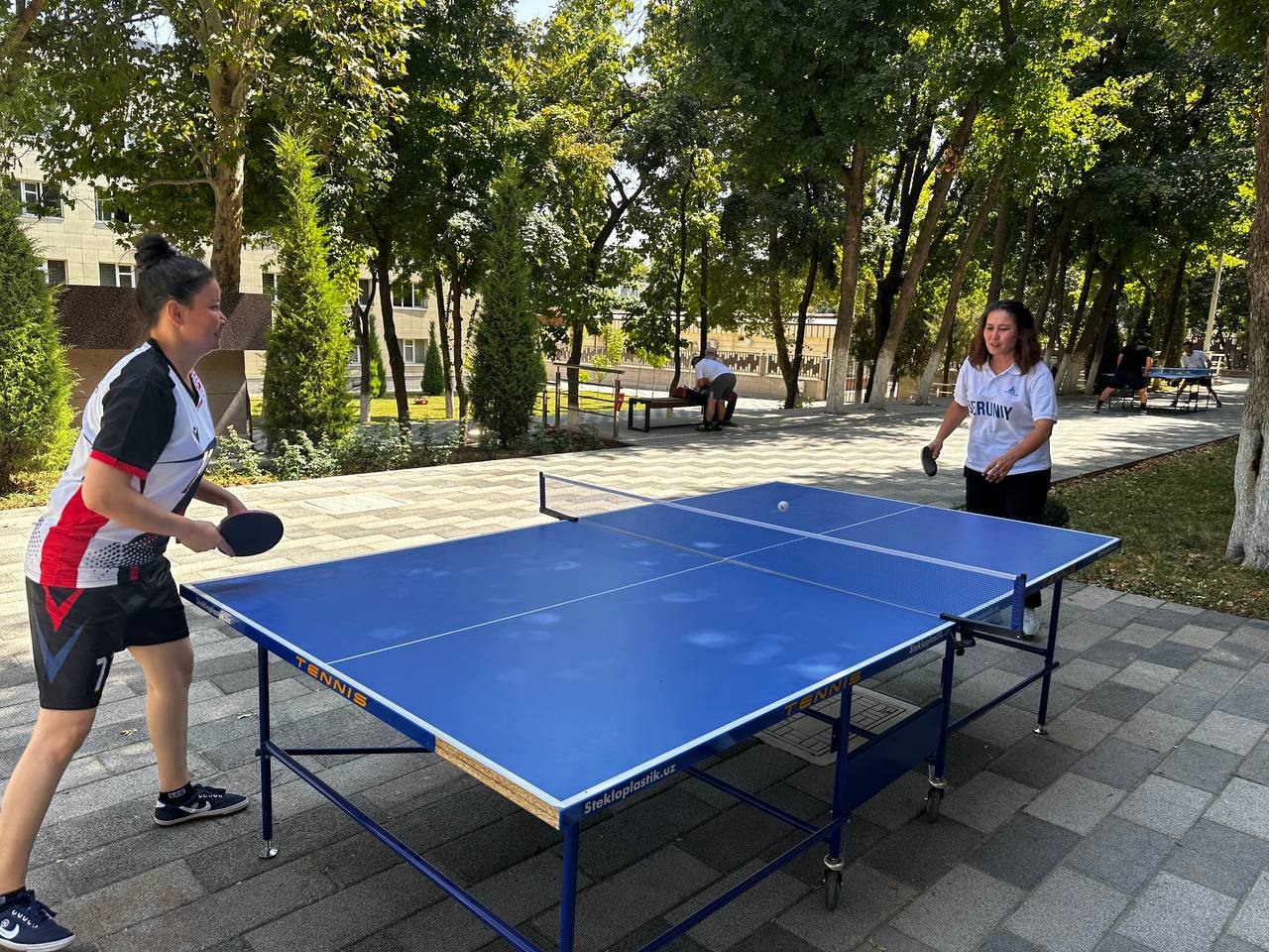 MUSTAQILLIK KUBOGI: TARMOQ KORXONALARI SPORT MAYDONIDA BELLASHMOQDA 3